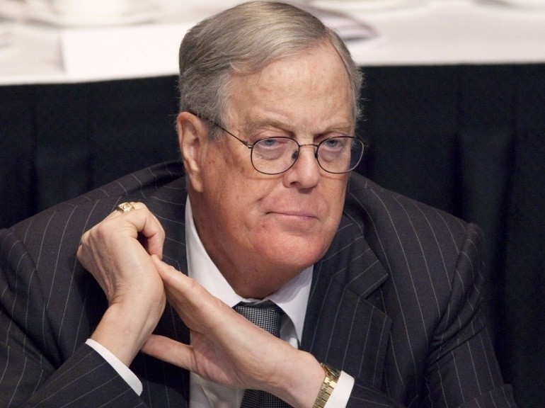 N°7 - DAVID KOCH - 73 ANS - ETATS-UNIS - 50,2 milliards de dollars. Il est le frère de Charles Koch et dispose de 42 % de Koch Industries. Sa fortune a progressé de la même manière que son frère.