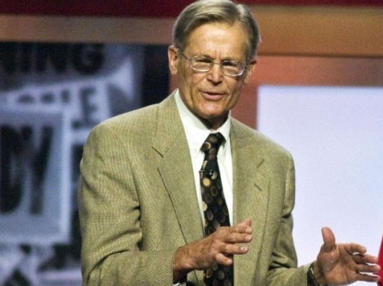 N°10. JIM WALTON - 65 ANS - ETATS-UNIS - 37,3 milliards de dollars. Le fils de Sam Walton, le fondateur de l'empire de la grande distribution Walmart, travaille depuis 1971 pour la société familiale. Depuis 2005 et la mort de son frère John Walton, il siège au conseil d'administration du groupe. 