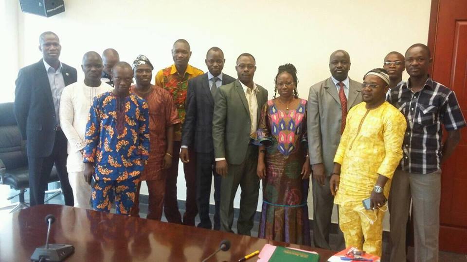 Dans le cadre de la modélisation de l'administration et de la mise en oeuvre du schéma directeur informatique du Ministère de la Justice, des Droits humains et de la Promotion civique, une délégation multi sectorielle du Burkina Faso s'est rendue au Bénin en mission d'étude et de prospection de l'informatisation de la chaîne pénale.